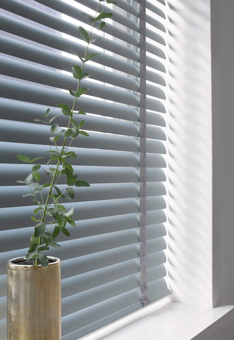 Metal venetian blind