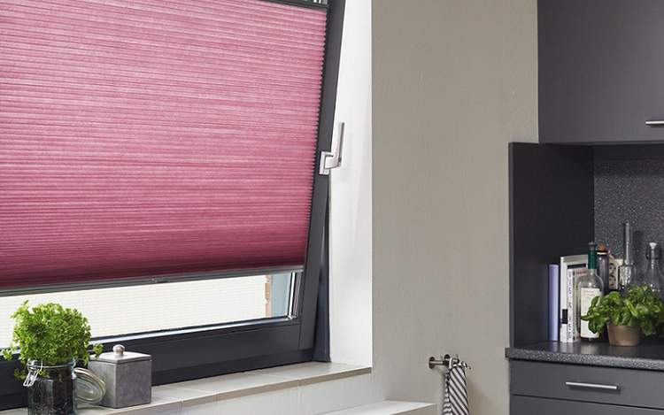 Pink kitchen blinds